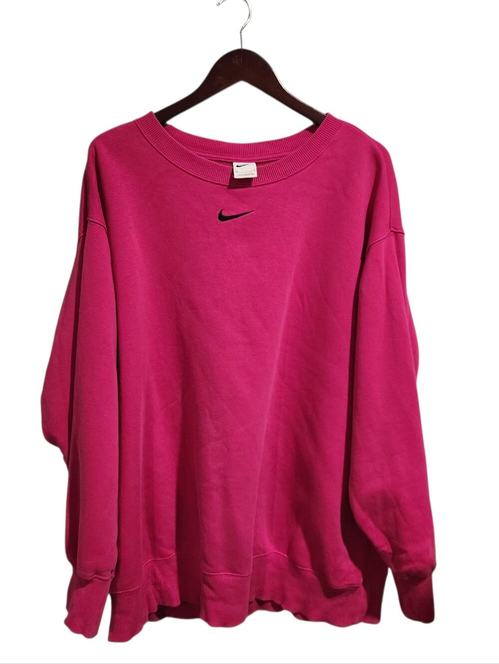 Nike Women's Oversized Crewneck Sweatshirt Plus Size 1X Fuchsia Pink Embroidered - Picture 2 of 6